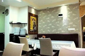 Rouge Noire Hotel 3*