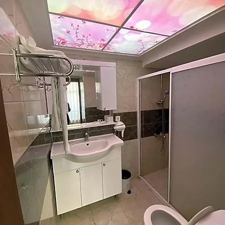 Rouge Noire Hotel