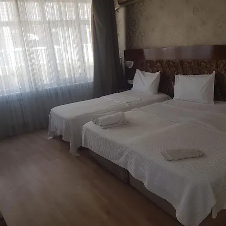 Hotel Rouge Noire