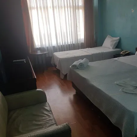 Rouge Noire Hotel 3*