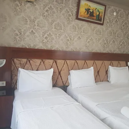 Rouge Noire Hotel 3*