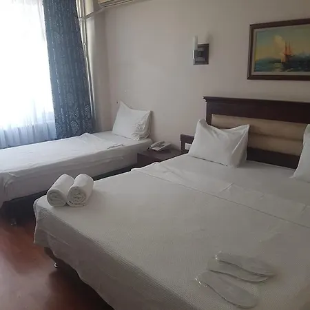 Hotel Rouge Noire