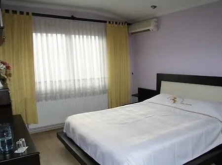 Rouge Noire Hotel