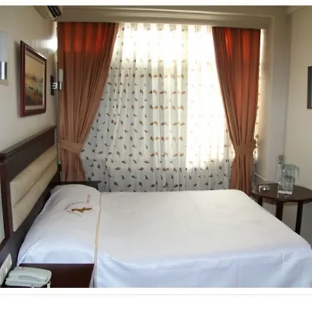 Rouge Noire Hotel